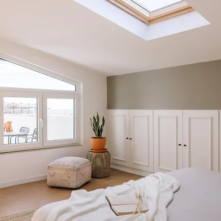 Adiri - 2 Bedrooms And Terrace In Bica Apartamento