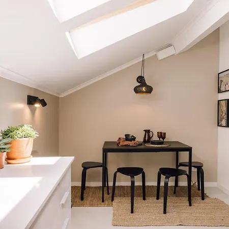 Adiri - 2 Bedrooms And Terrace In Bica 리스본